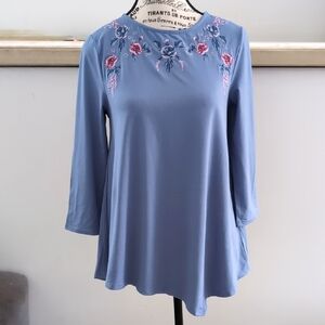 CUPIO | Women's Colony Blue Floral Ebroidered 3/4 Length Sleeved Super Soft Top